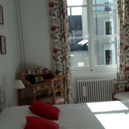 Chambre D'Hotes Marchand Angers Exterior foto